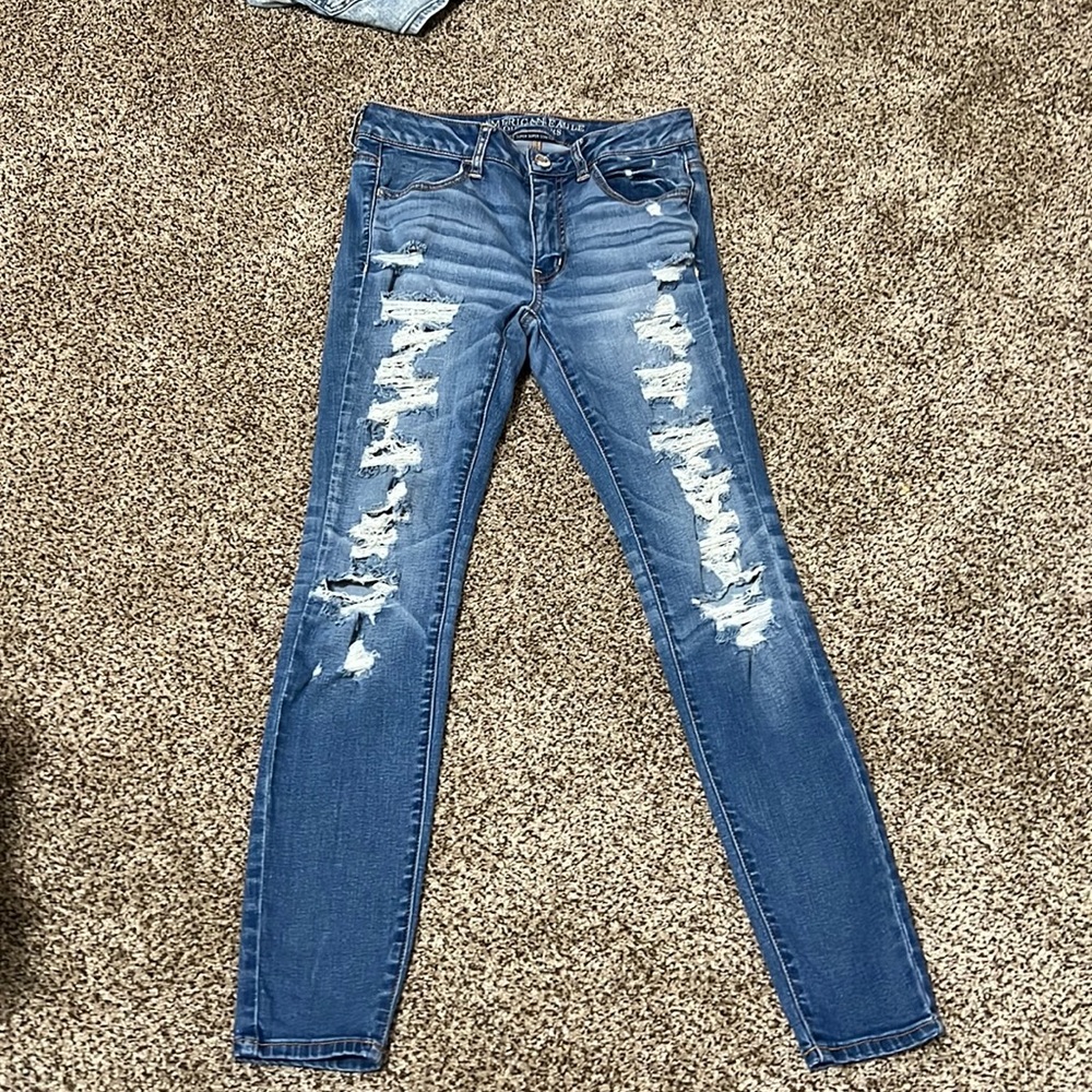 AMERICAN EAGLE JEANS